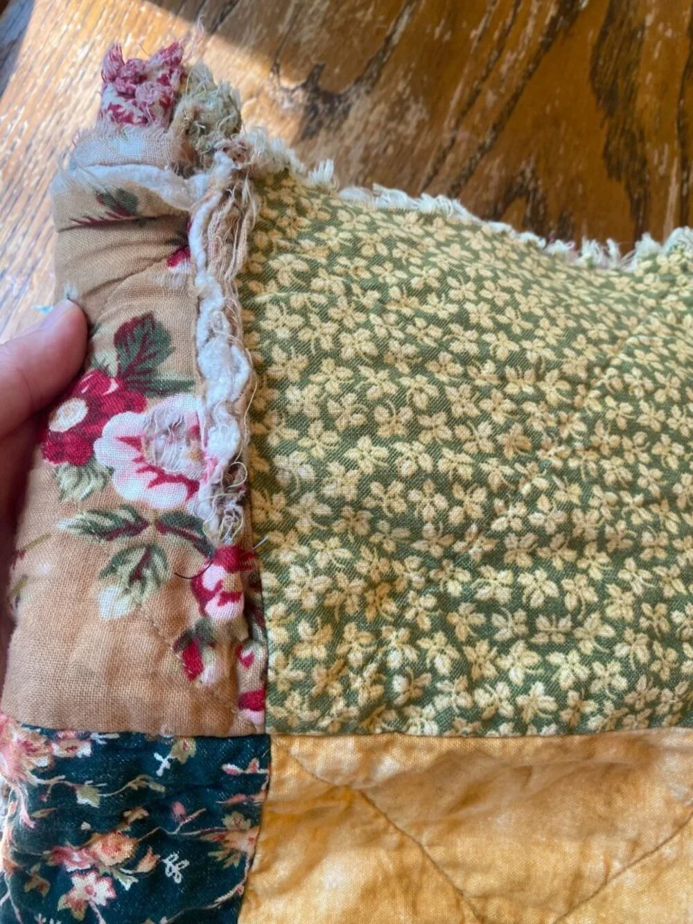 Handmade Ragtime Scrappy Floral Lap Baby Quilt 38"x54" - Picture 8 of 8